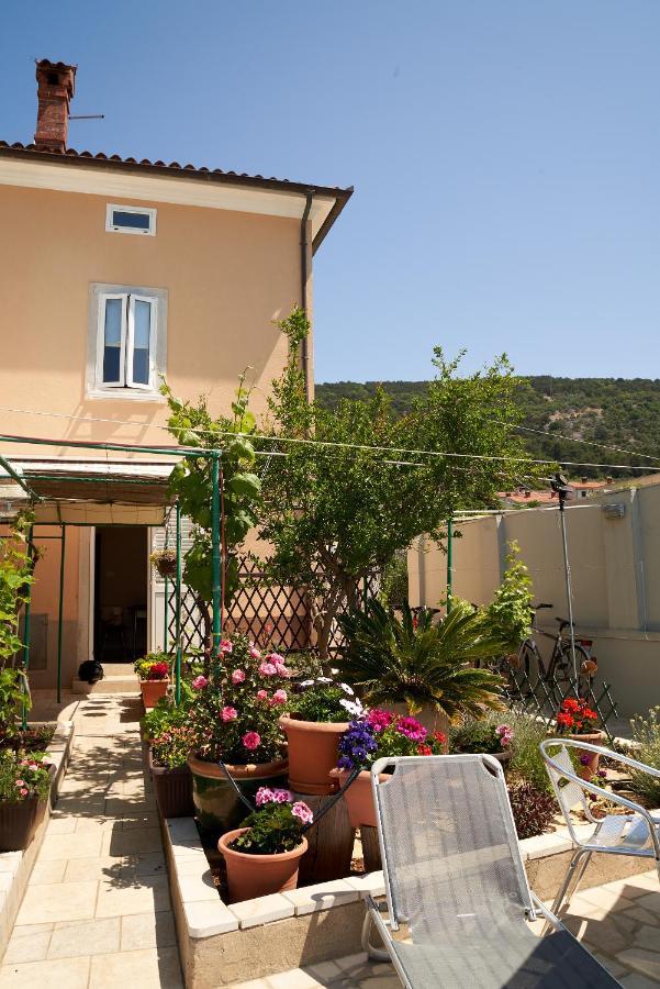 Apartments Nives Cres Exterior foto