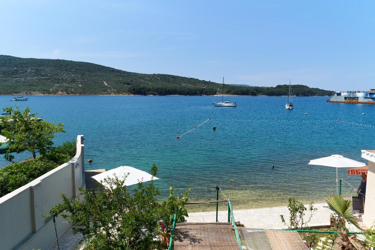 Apartments Nives Cres Exterior foto
