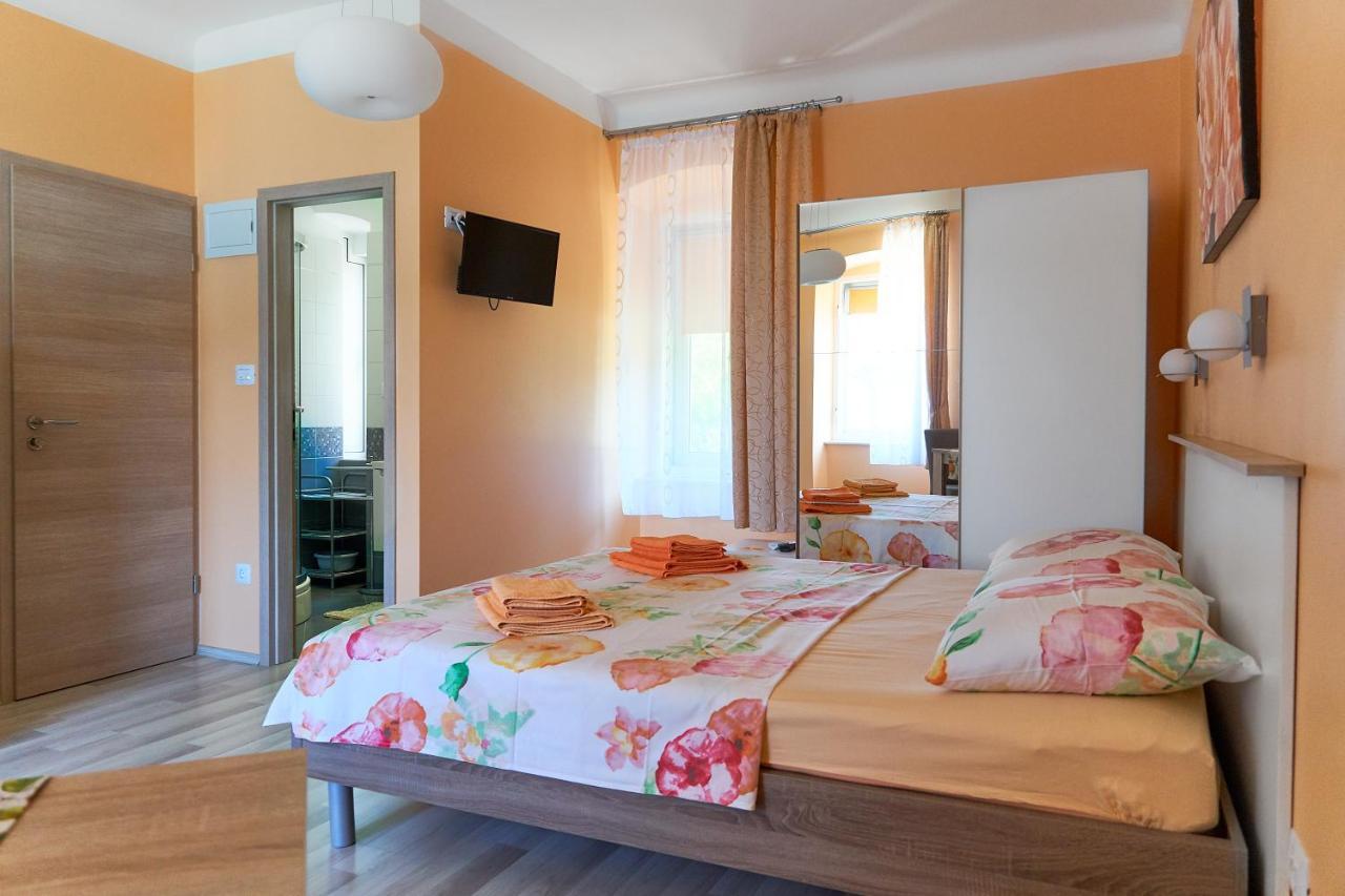 Apartments Nives Cres Exterior foto